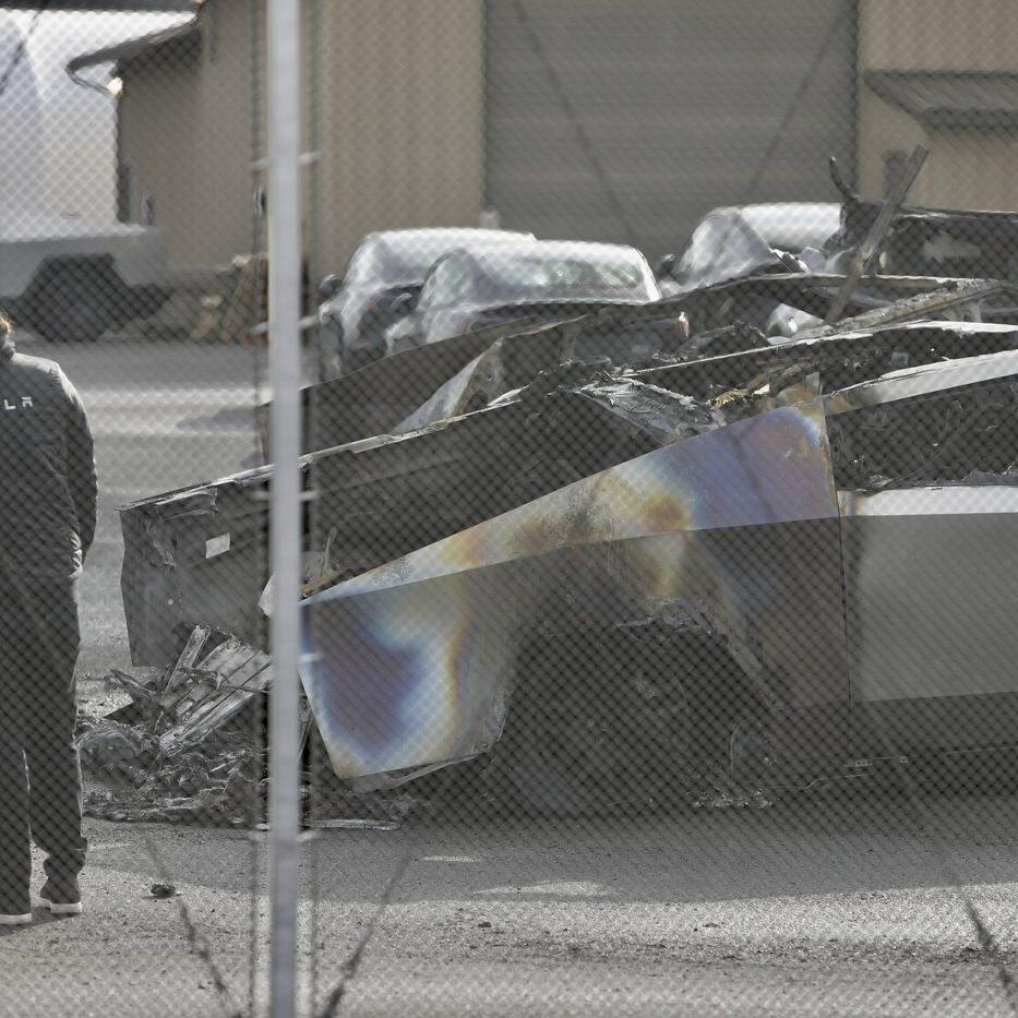 Fire that damaged four Tesla Cybertrucks in Seattle under investigation